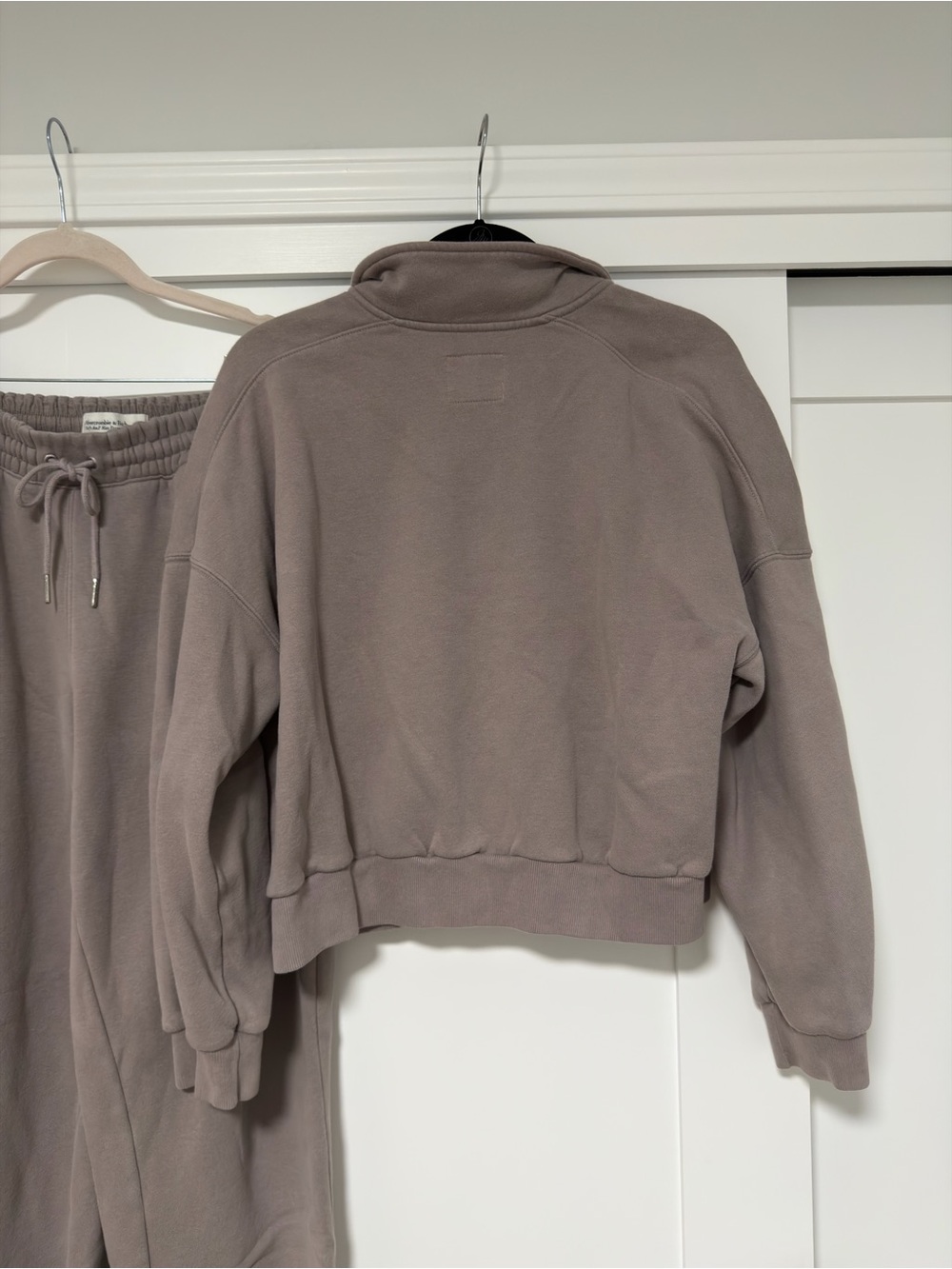 Quarter-Zip Sweatshirt & Sweatpants Set - Picture 6 of 11